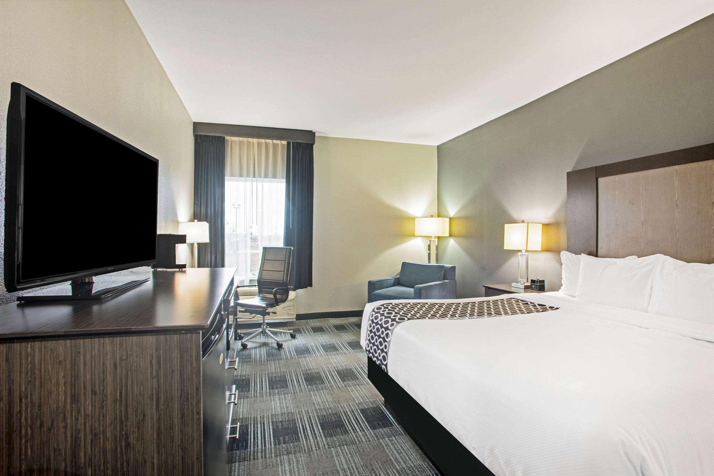 La Quinta By Wyndham Victoria - South Hotel Bagian luar foto