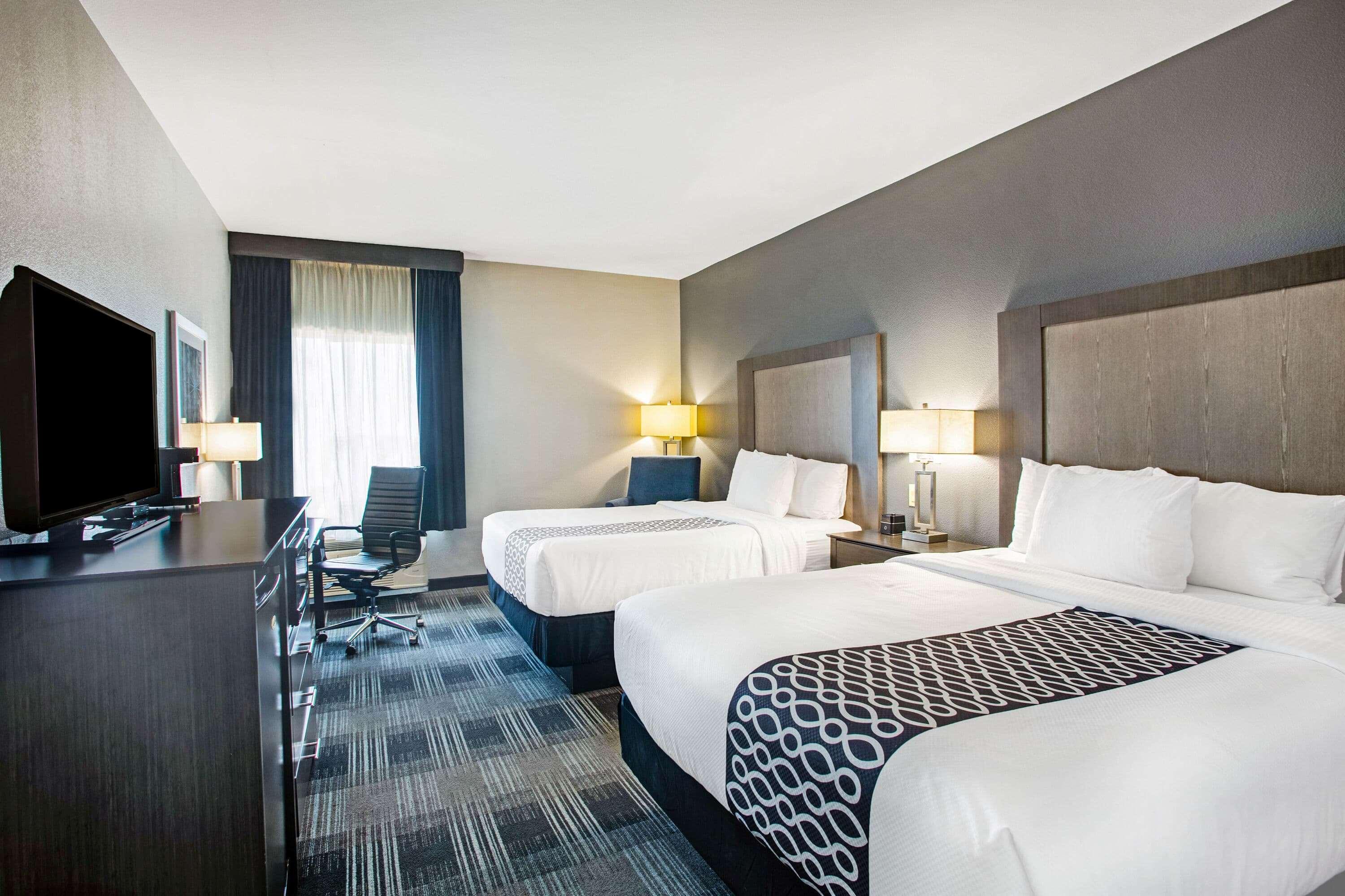La Quinta By Wyndham Victoria - South Hotel Bagian luar foto