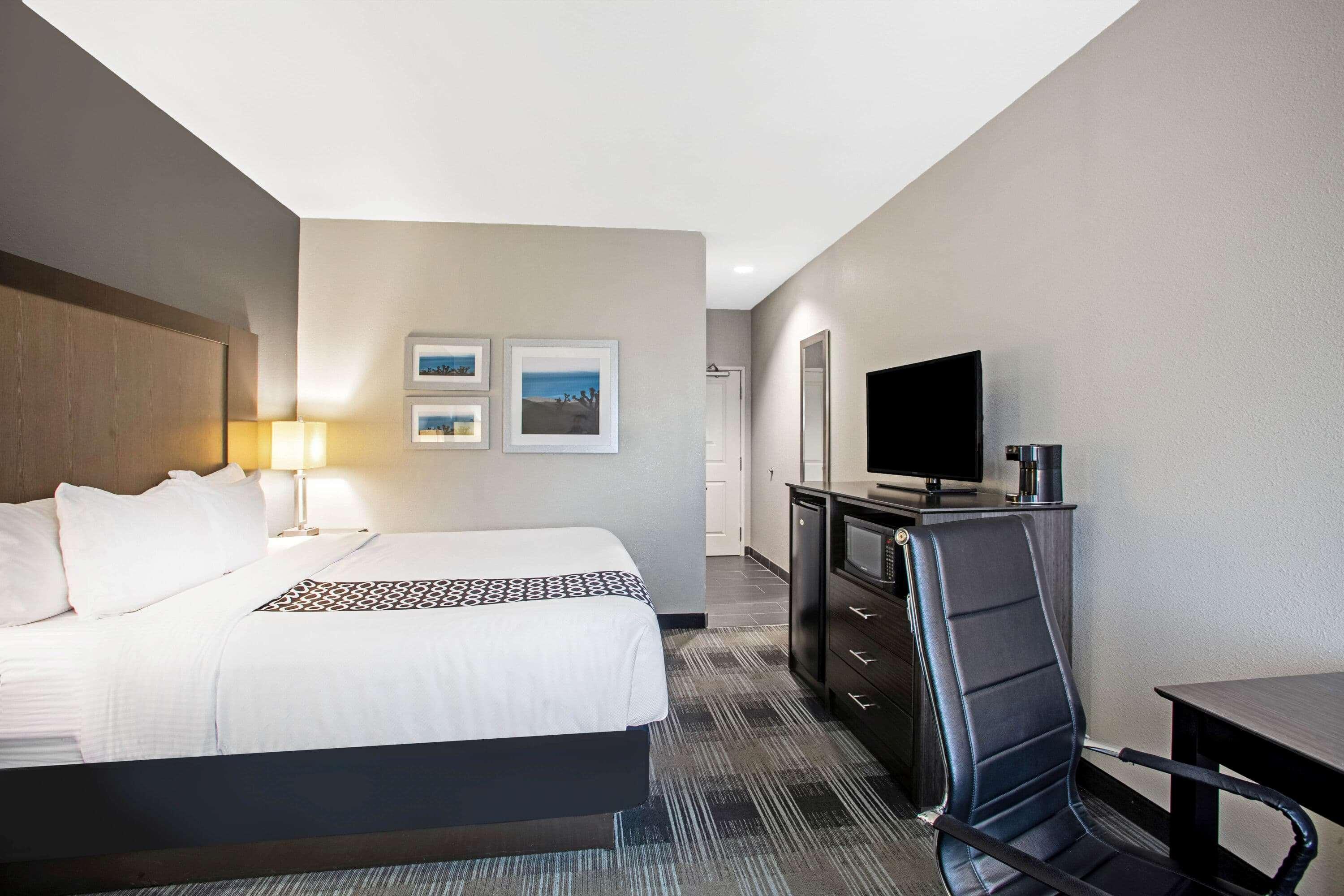 La Quinta By Wyndham Victoria - South Hotel Bagian luar foto