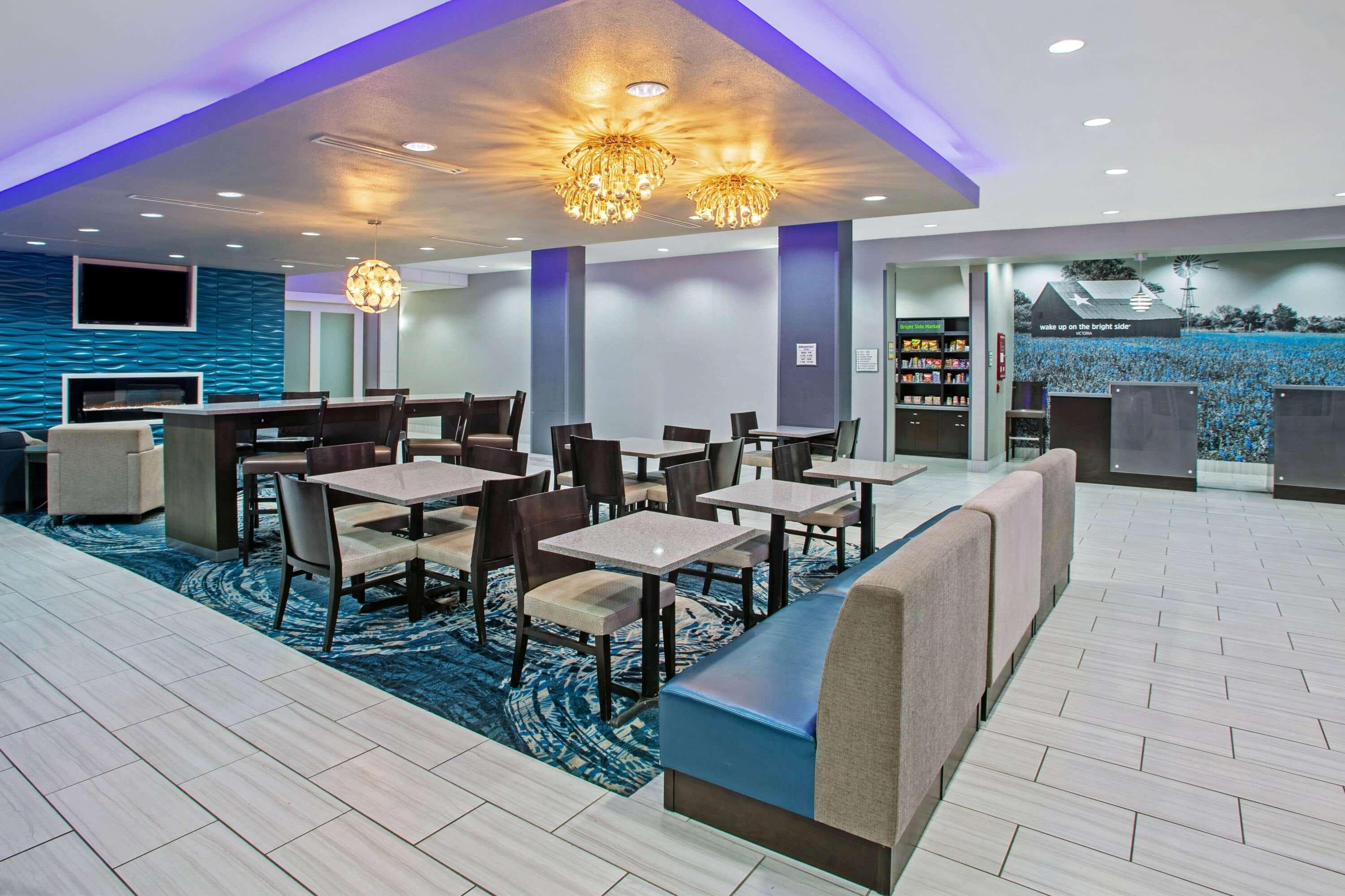 La Quinta By Wyndham Victoria - South Hotel Bagian luar foto
